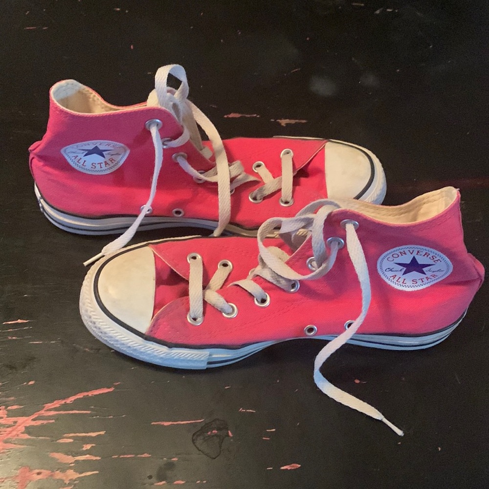 Pink converse